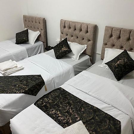 Its Your Choice Hostel 瓦迪穆萨 外观 照片