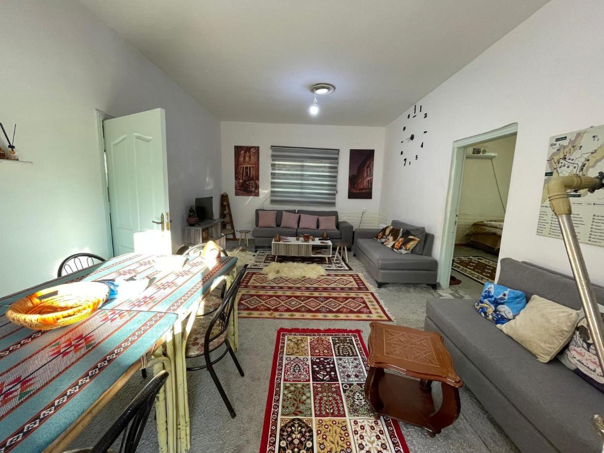 Its Your Choice Hostel 瓦迪穆萨 外观 照片