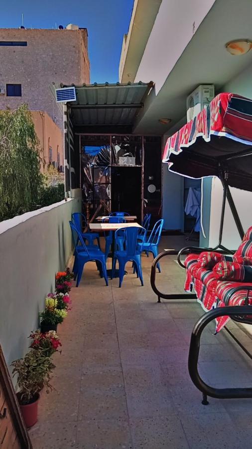 Its Your Choice Hostel 瓦迪穆萨 外观 照片
